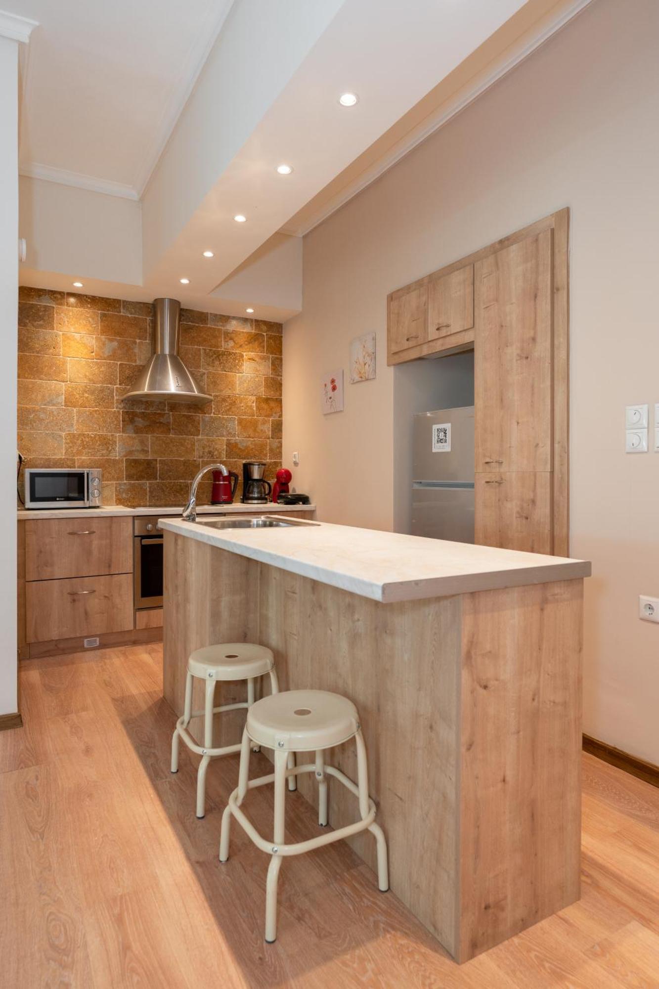 Contemporary Apartment Made Of Wood And Stone. 雅典 外观 照片