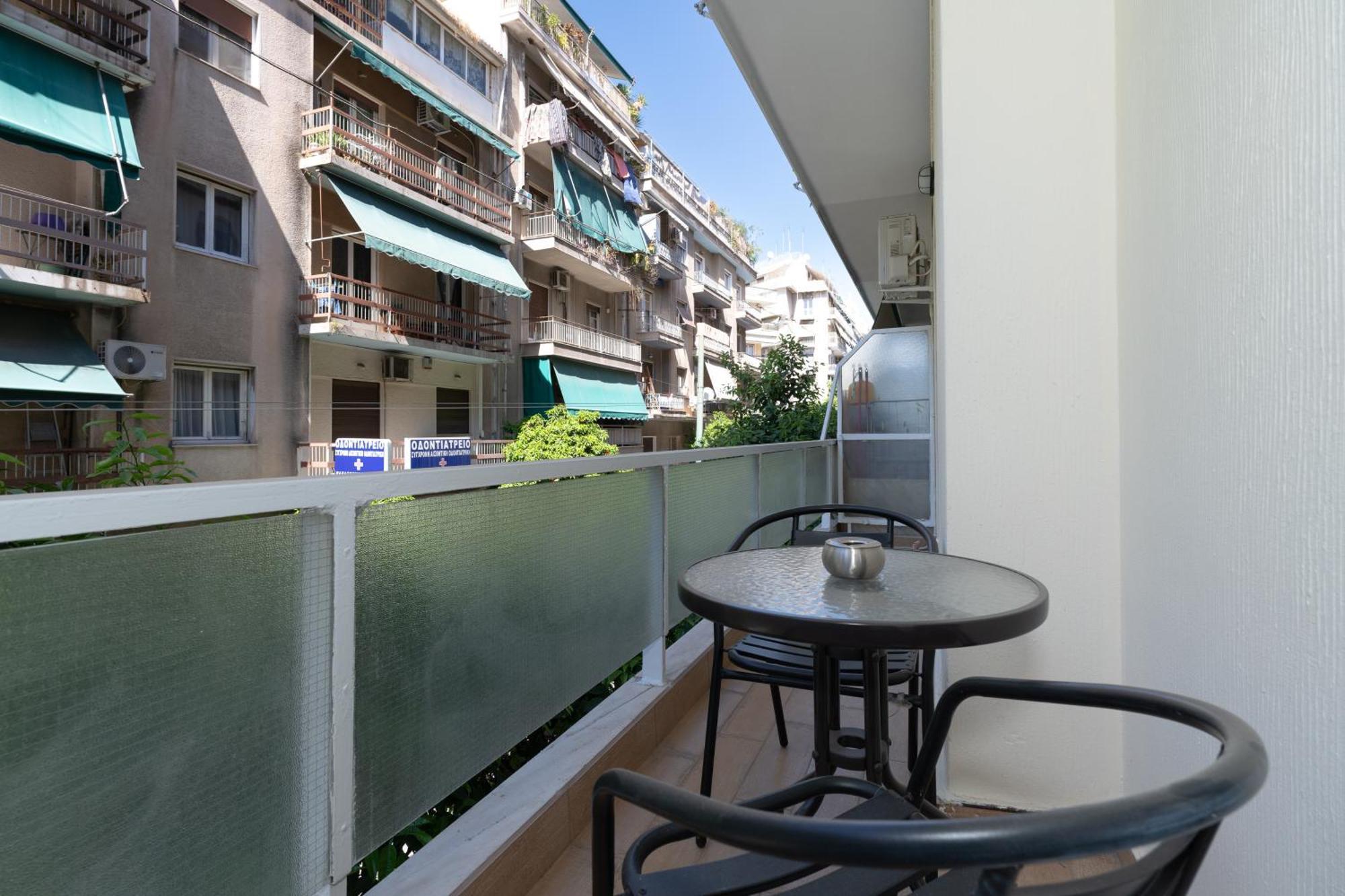 Contemporary Apartment Made Of Wood And Stone. 雅典 外观 照片